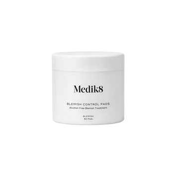 BLEMISH CONTROL PADS Medik8 Бесспиртовые подушечки с 2% салициловой кислотой для кожи, склонной к несовершенствам   фото